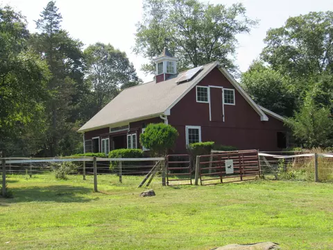 51 Cedar Lake Rd, Deep River, CT 06417