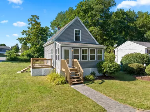 14 Stoney Brook Dr, Waterford, CT 06385