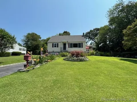 2 Rockmeadow Rd, Norwalk, CT 06850