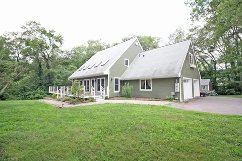 8 Herster Dr, East Lyme, CT 06357