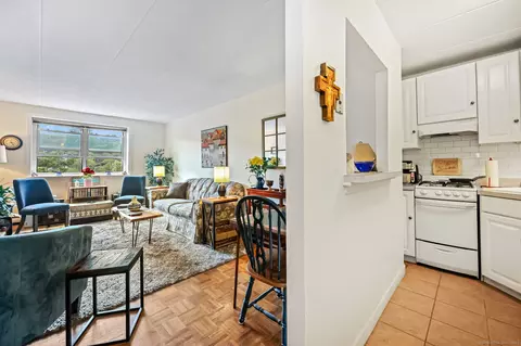 27 Northill St #6B, Stamford, CT 06907