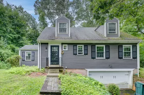 30 Woodland Ln, Berlin, CT 06037
