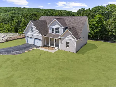 59 Rock Ridge Rd, Manchester, CT 06040
