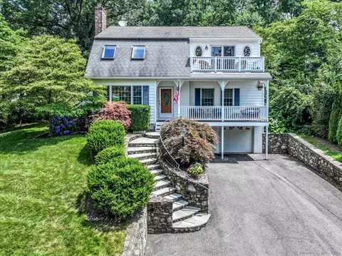 27 Mountain View Dr, Brookfield, CT 06804