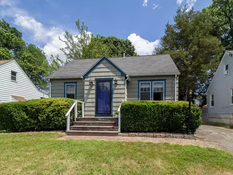 29 Cedar Crest Pl, Norwalk, CT 06854