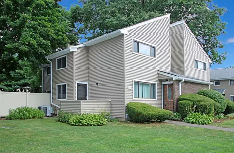140 Shagbark Dr #140, Derby, CT 06418
