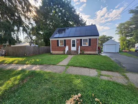 11 Lorenzo Pl, Bristol, CT 06010
