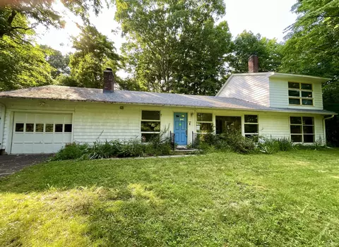 11 Rundelane, Bloomfield, CT 06002