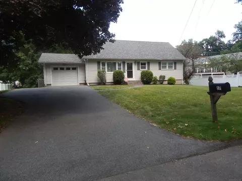 17 Overlook Rd, Meriden, CT 06450