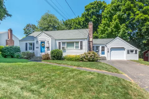 12 Sunrise Ave, Trumbull, CT 06611