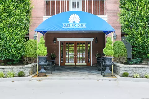 43 Harbor Dr #209, Stamford, CT 06902