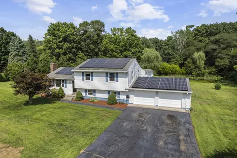 22 Dorie Dr, North Branford, CT 06471