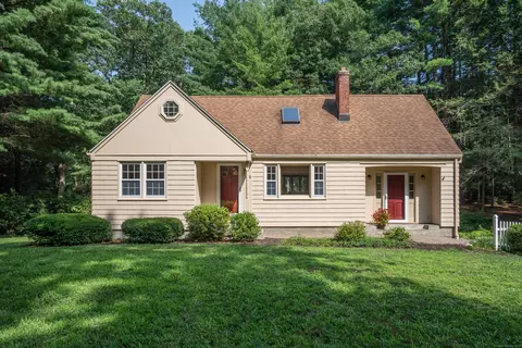 2 Howard St, Simsbury, CT 06070