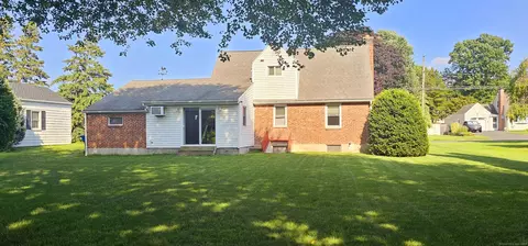80 Homecrest Dr, Berlin, CT 06037