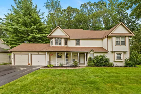 4 Pepper Bush Way, South Windsor, CT 06074