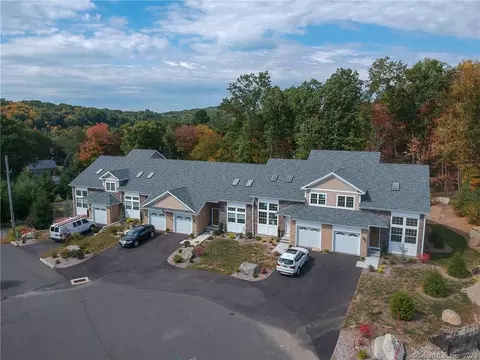 29 Gaby Ln, Naugatuck, CT 06770