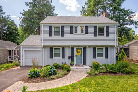 38 Cobbs Rd, West Hartford, CT 06107