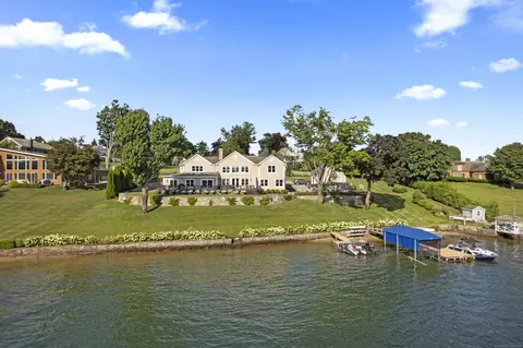4 Arrowhead Rd, Brookfield, CT 06804