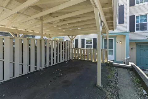 8 Rising Trail Dr #8, Middletown, CT 06457