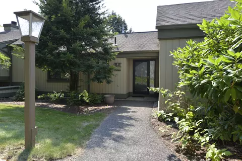 507 Heritage Vlg #B, Southbury, CT 06488