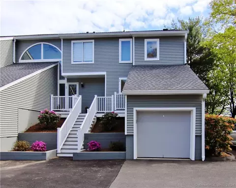90 Glen Side, Wilton, CT 06897