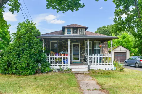 118 Bohemia St, Plainville, CT 06062