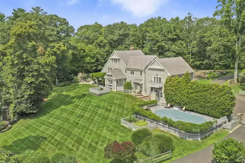 627 Hoydens Hill Rd, Fairfield, CT 06824