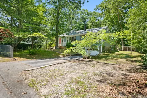 60 Pamela Ave, Groton, CT 06340