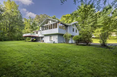 38 Jefferson Dr, Ridgefield, CT 06877