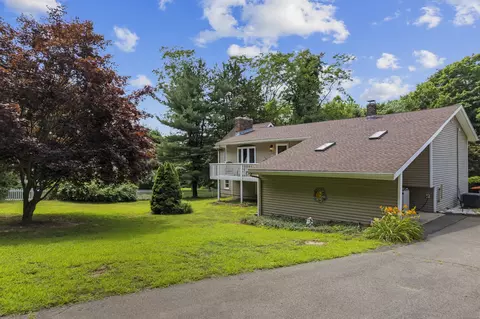 389 Horse Pond Rd, Madison, CT 06443
