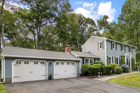 62 Bartlett Dr, Madison, CT 06443