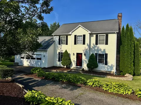 522 Wimbledon Gate Gate N, Torrington, CT 06790