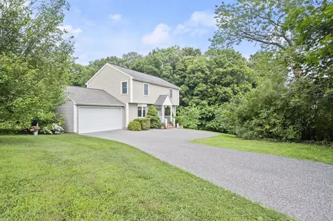 36 Bridle Rd, New Milford, CT 06776