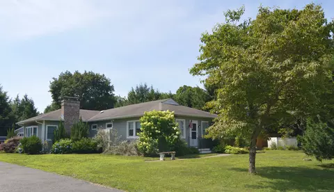 3 Linden Rd, Woodbury, CT 06798