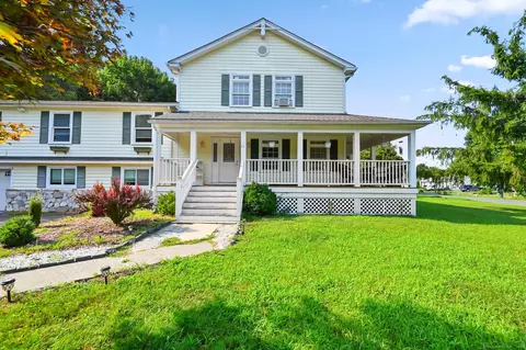14 Hillside Cir, Brookfield, CT 06804