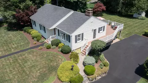 21 Redwood Dr, Bethel, CT 06801