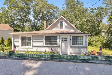 11 Woodland St, East Hampton, CT 06424