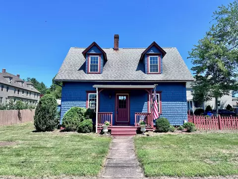75 Pleasant St, Manchester, CT 06040