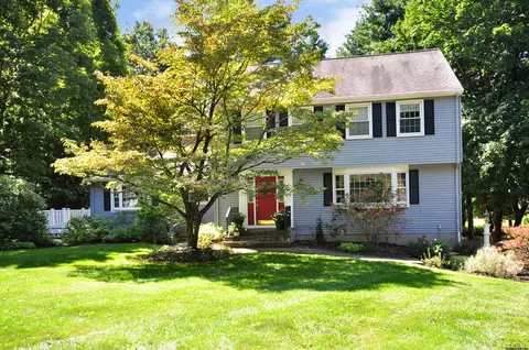 34 Banks Rd, Simsbury, CT 06070