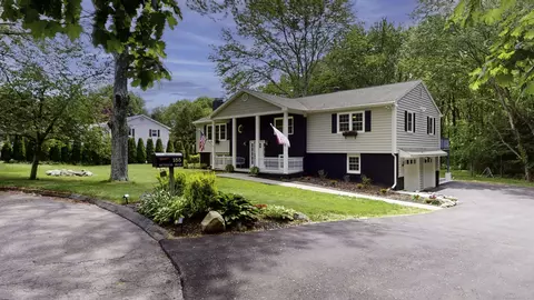 155 Richards Dr, Monroe, CT 06468