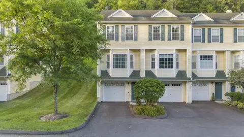 12 Great Oak Ridge Way #12, Seymour, CT 06483