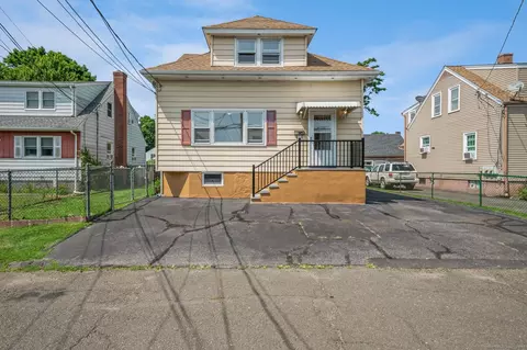90 Palmer Ave, Stamford, CT 06902
