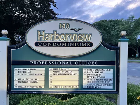 140 Captain Thomas Blvd #603, West Haven, CT 06516