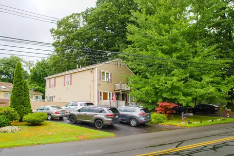 575 Chopsey Hill Rd, Bridgeport, CT 06606