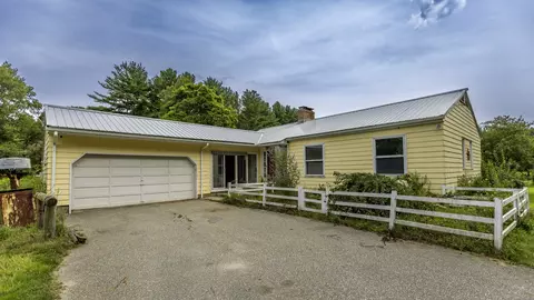 20 S Main St, East Hampton, CT 06424