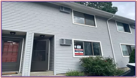 300 Meridian St #J, Groton, CT 06340