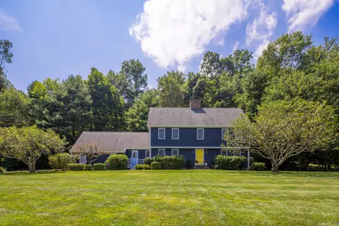 10 Windwood Rd, Brookfield, CT 06804