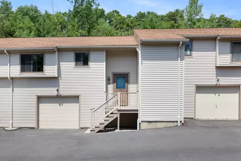 33 Baxter Rd #4B, Willington, CT 06279