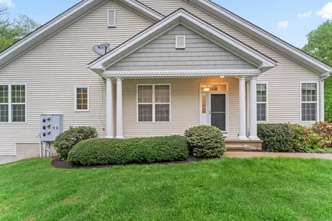 127 Sycamore Dr #127, Prospect, CT 06712