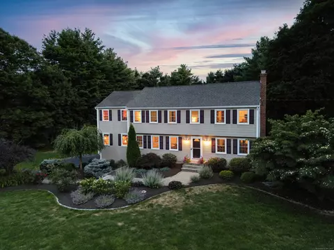 11 Homestead Rd, Simsbury, CT 06092
